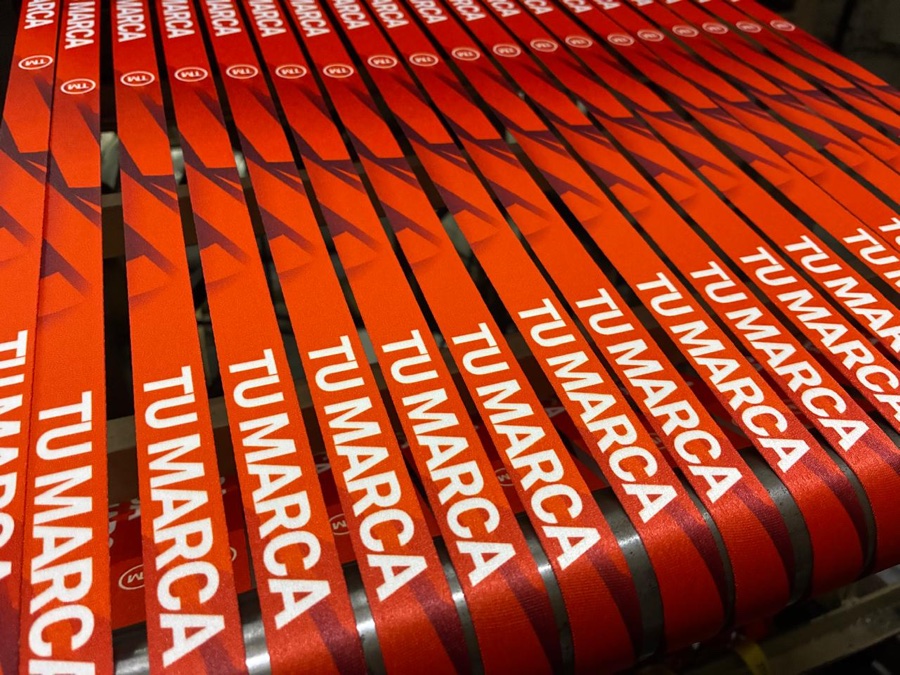 Cintas personalizadas durante el proceso de producción